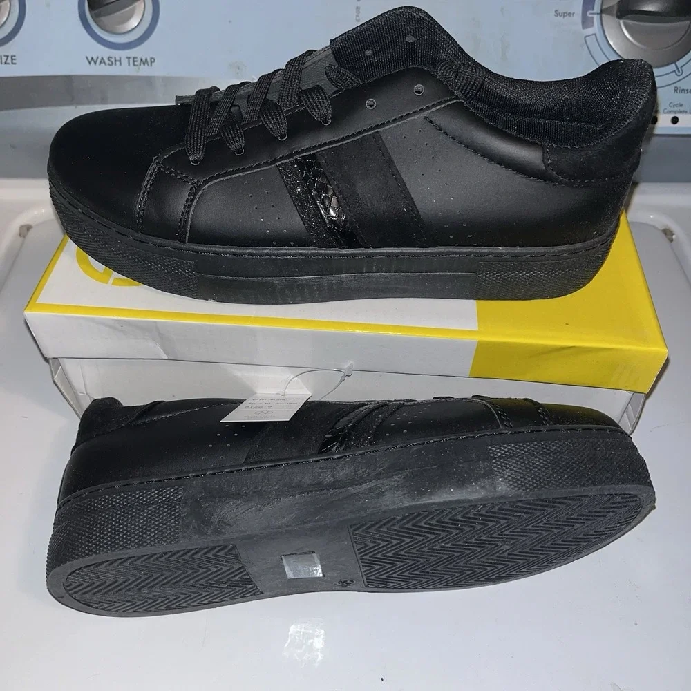 Women's Sz 8 Golden Road‎ casual black sneakers Tennis Shoes GND-1909